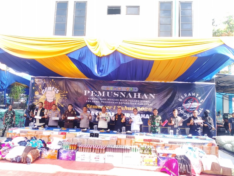 MUSNAHKAN BARANG HASIL PENINDAKAN SENILAI RP4.65 MILIAR, BEA CUKAI TEMBILAHAN SELAMATKAN POTENSI KERUGIAN NEGARA RP2.46 MILIAR