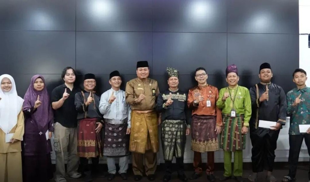 Plt Bupati Kuansing Serahkan Bonus Kafilah MTQ Riau XLIV, Apresiasi Prestasi Juara III