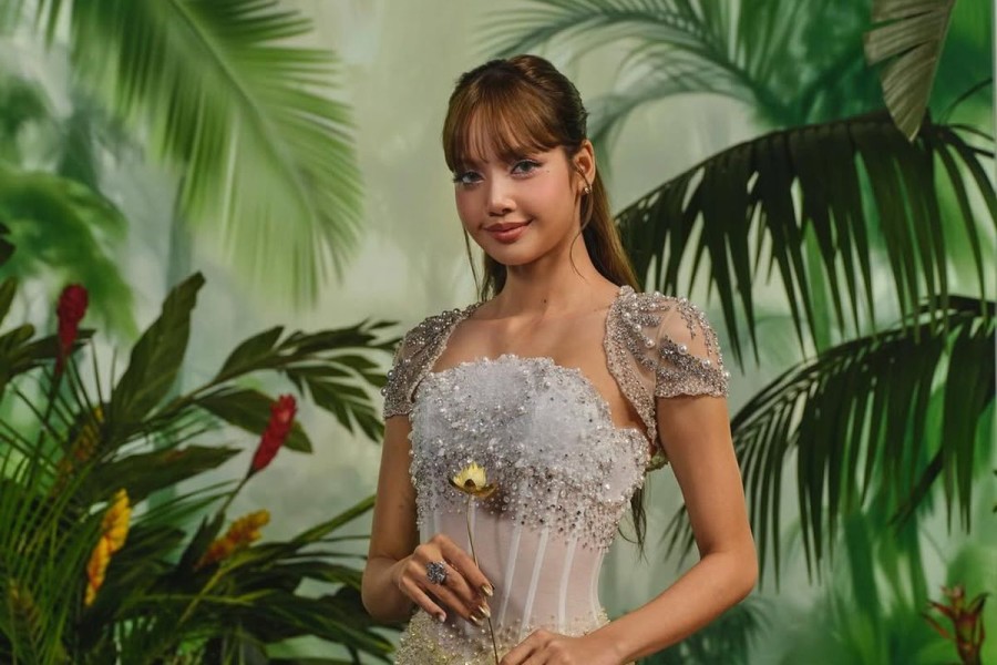 Lisa Blackpink Akan Bintangi Film Komedi Romantis Terbaru di Netflix