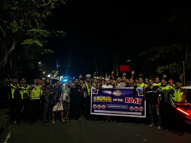Program Sahur On The Road, Sat Lantas Polres Inhu Sahur Bersama Pengguna Jalan