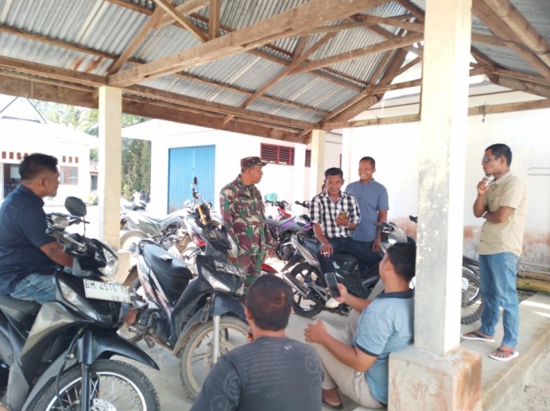 Babinsa Pelda Benriyadi Sosialisasi Bahaya Narkoba di Lubuk Umbut: Kalau Ada Peredaran, Jangan Diam, Segera Laporkan!