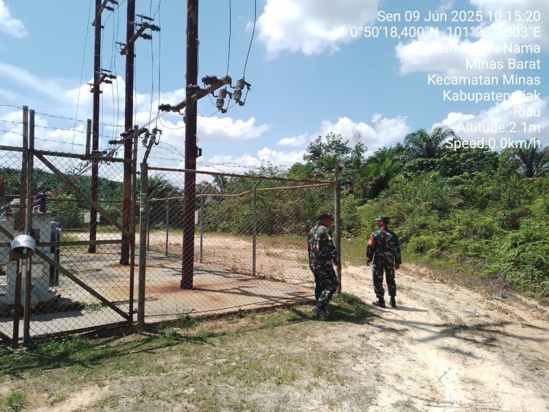 Patroli Penguatan Binter SKK Migas PT. PHR Minas: Babinsa Koramil 03/Minas Jalin Komsos dan Jaga Stabilitas Keamanan