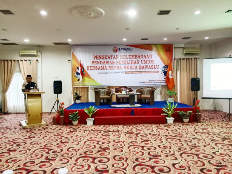 Bawaslu Rohul Gelar Penguatan Kelembagaan, Tekankan Sinergi dalam Pengawasan Pemilu