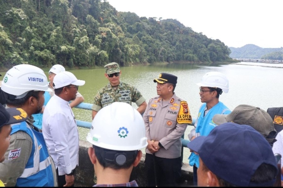 Antisipasi Banjir, Bupati Pelalawan Pantau Elevasi Waduk dan Pembukaan Spillway PLTA Koto Panjang