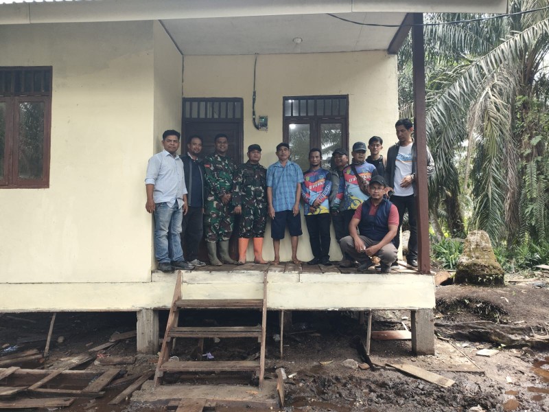Kodim 0314/Inhil Dampingi Tim PHO Laksanakan Pemeriksaan Pembangunan RTLH