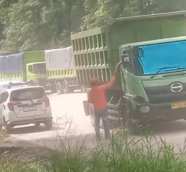 Diduga Tak Sesuai Aturan, Supir Keluhkan Parkir Kendaraan Berjalan di Perawang