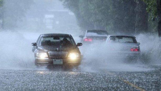 Jangan Asal Pakai! Begini Cara Rawat Mobil di Musim Hujan