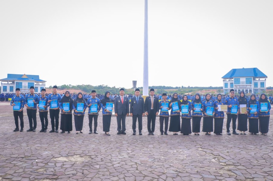 14 Tenaga PPPK di Pekanbaru Terima SK Pengangkatan Tahap Kedua