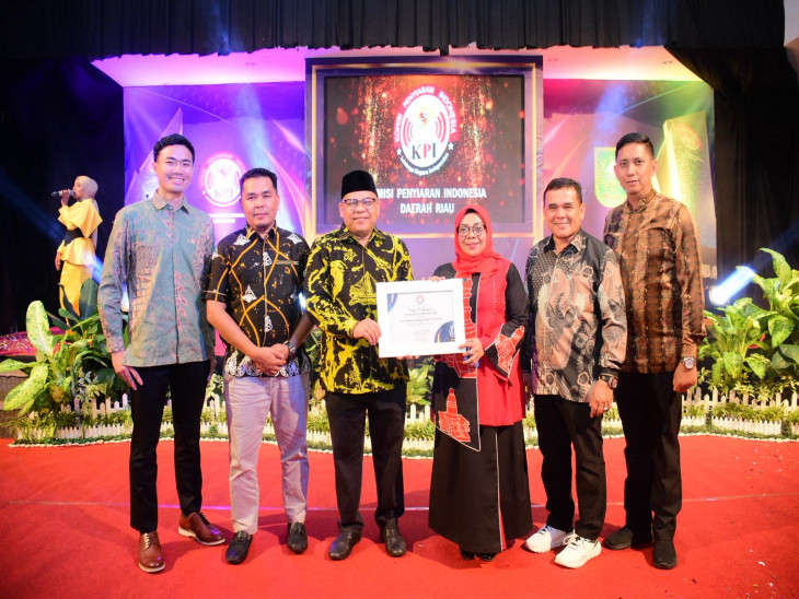 Pemkab Kampar Raih KPI Riau Award 2025 sebagai “Pemerintah Daerah Peduli Penyiaran”