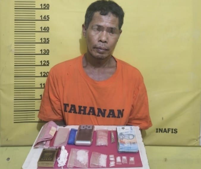 Polsek Kelayang Grebek Markas Pengedar Sabu, Barang Bukti Disembunyikan dalam Lubang Tanah di Kebun Sawit