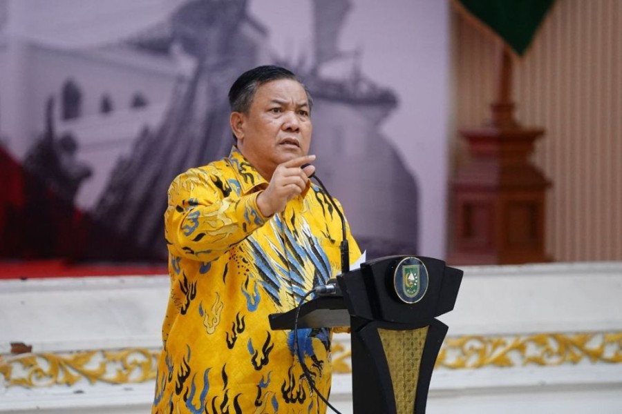 Plt Gubri Minta Komisaris dan Direksi BUMD Bertanggung Jawab dan Beri Kontribusi Besar