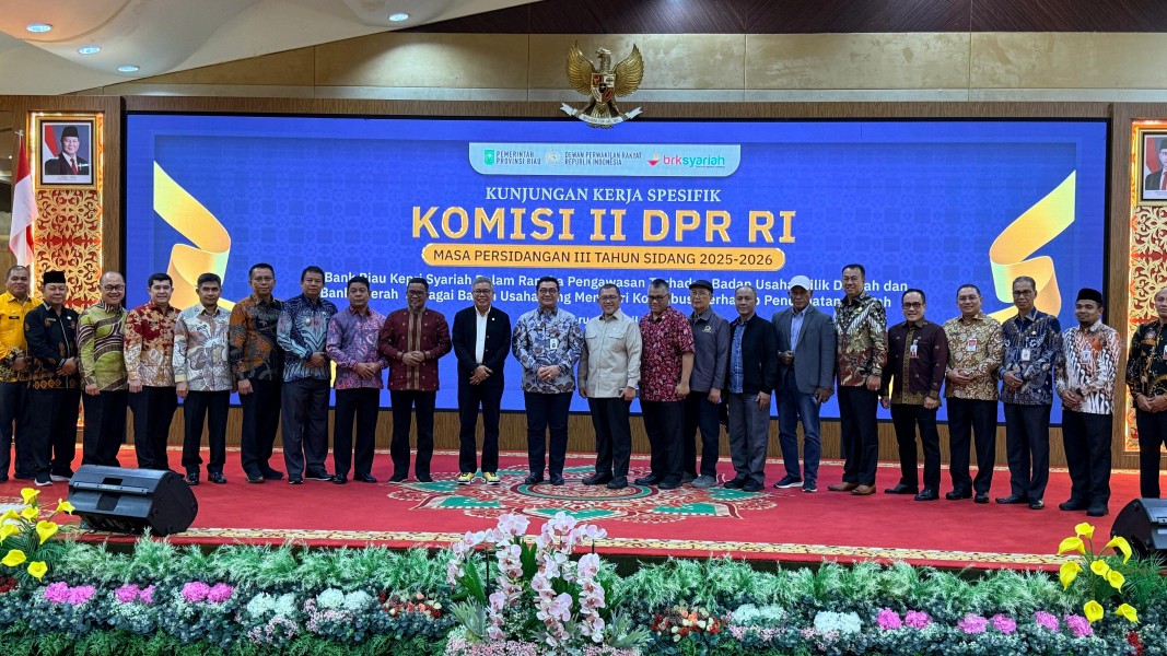 Bupati Pelalawan Hadiri Kunker Komisi II DPR RI