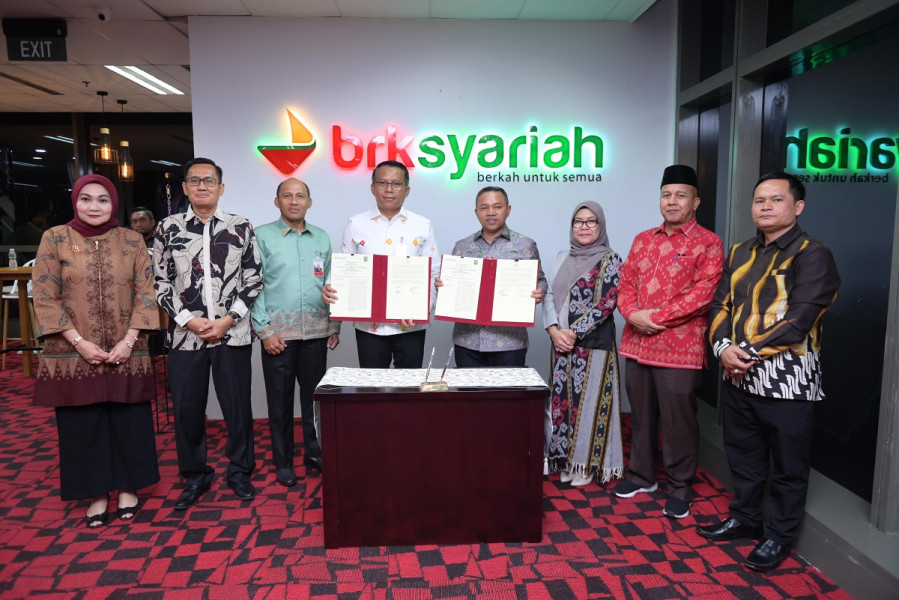 Gubri Abdul Wahid Targetkan BRK Syariah Jadi Lokomotif Ekonomi Daerah