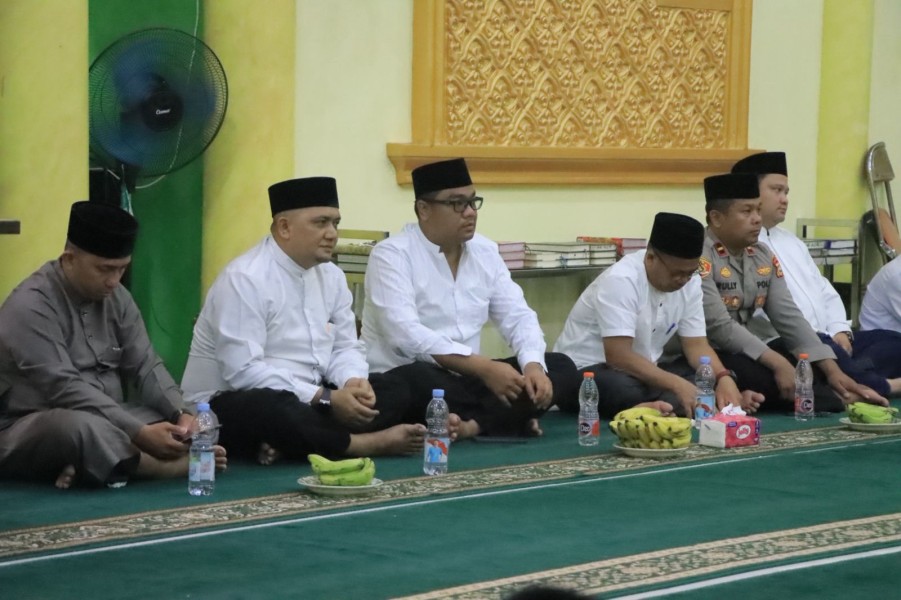 Kapolres Kampar Hadiri Maulid Nabi di Desa Sipungguk, Eratkan Silaturahmi dan Jaga Harkamtibmas Bersama Masyarakat!
