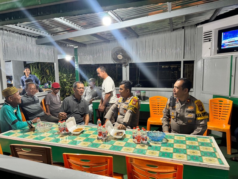 Pastikan Keamanan Nataru dan Hari Libur, Kapolres Inhu Pimpin Patroli Blue Light dan Sambang Pos Satkamling