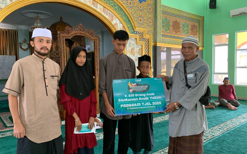Pelindo Regional 1 Dumai Beri Santunan kepada Anak Yatim di 4 Kelurahan