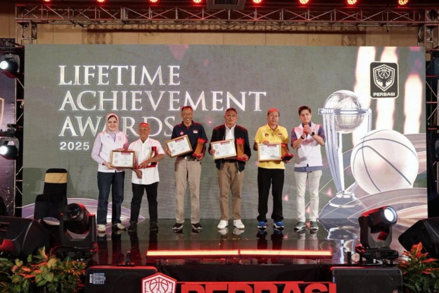 4 Tokoh Basket Nasional Terima Lifetime Achievement di Gala Dinner PERBASI