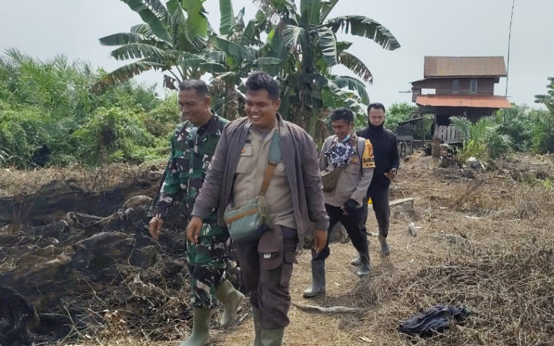 Sertu Miftah Patroli Karhutla di Batu Teritip, Warga Diingatkan Ancaman Sanksi Hukum