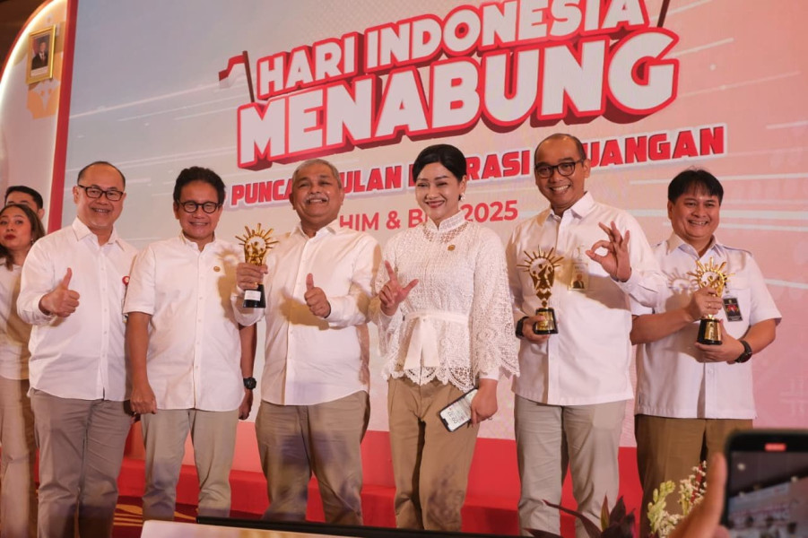 BRK Syariah Raih Penghargaan Kategori PUJK dari OJK