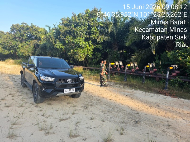 Sertu Sugiarto dan Koptu AKP Hutagalung Laksanakan Patroli Penguatan Binter SKK Migas PT PHR di Minas.