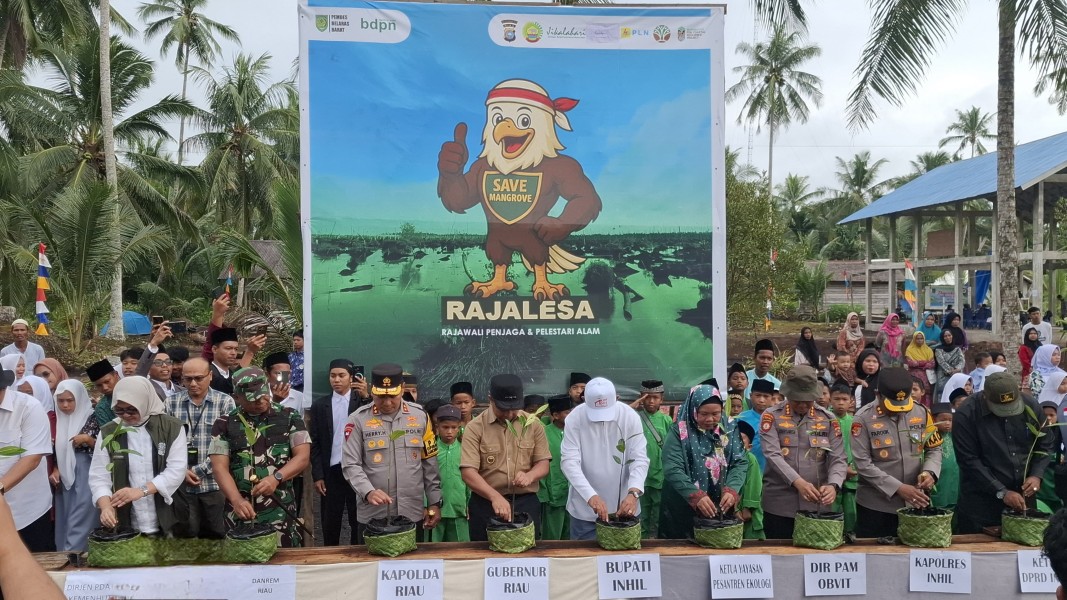 Danrem 031/WB Hadiri Penanaman 5.000 Mangrove di Inhil