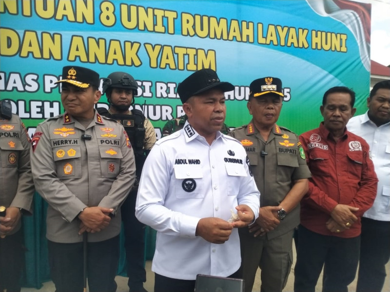 Gubri dan Kapolda Riau ke Meranti, Serahkan Bantuan Rumah Hingga Meninjau Jembatan Panglima Sampul