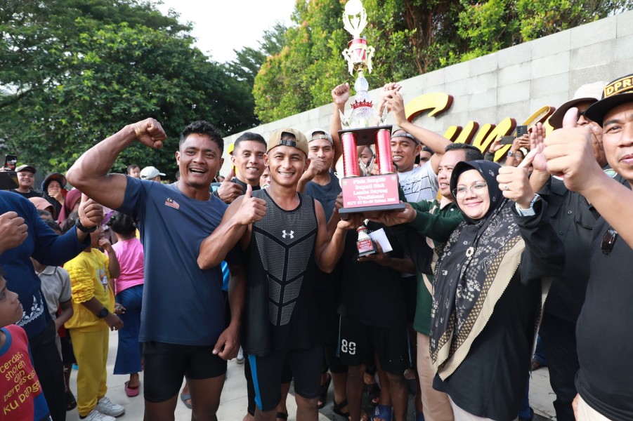 Tutup Lomba Dayung Tradisional, Bupati Siak: Dah Lamo tak Dayung Sampan Ni...