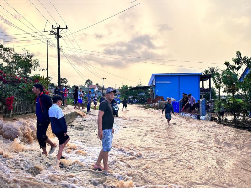 Pemda Pastikan Dapur Umum Beri Makanan Layak Korban Banjir di Rejang Lebong