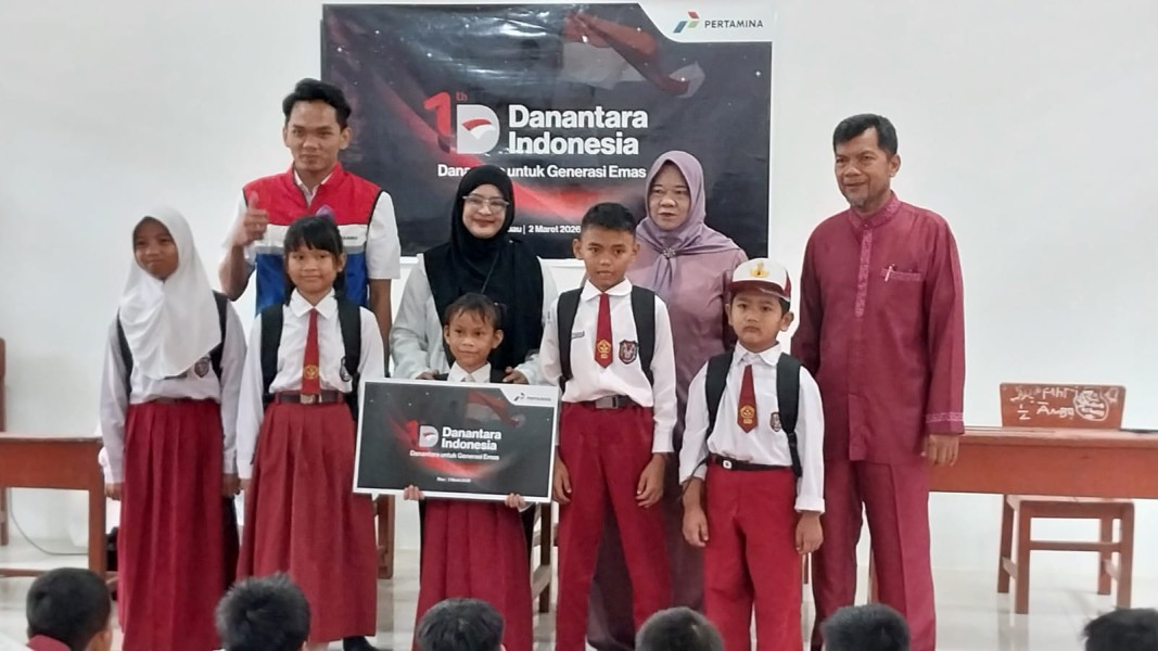 PHR Salurkan Paket Perlengkapan Sekolah Untuk Murid SDN 10 Minas Timur, Semarakkan Satu Tahun Danantara Indonesia