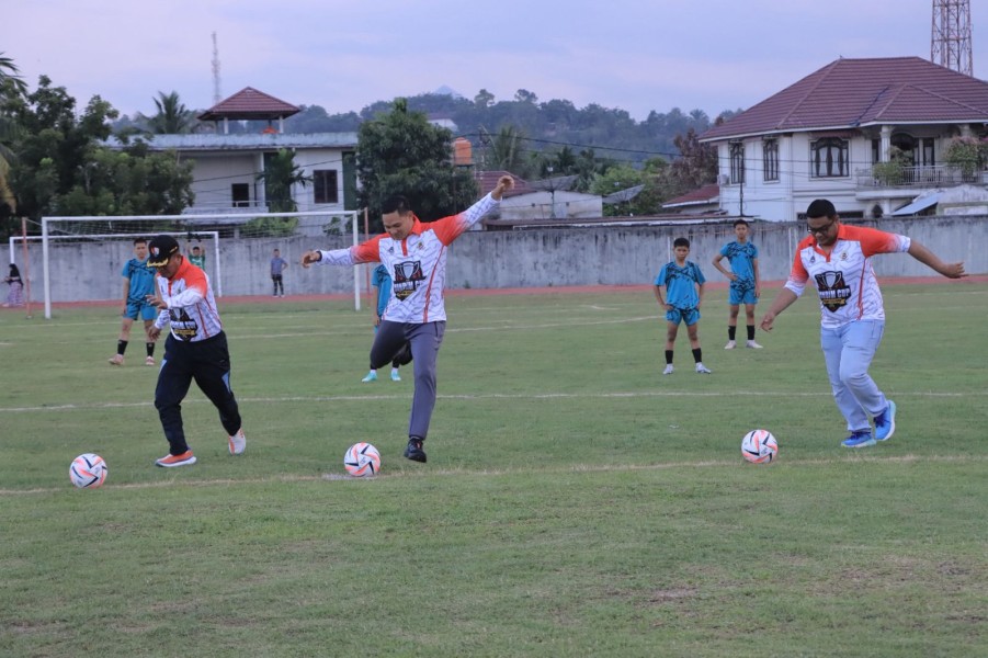 Kapolres Kampar Apresiasi Turnamen Sepak Bola Piala Dandim, Ajang Positif Pembinaan Generasi Muda!