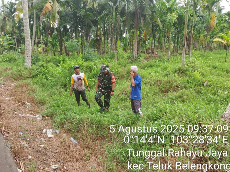 Babinsa Koramil 06/Kateman Gencarkan Patroli Karhutla dan Edukasi Warga di Wilayah Binaan