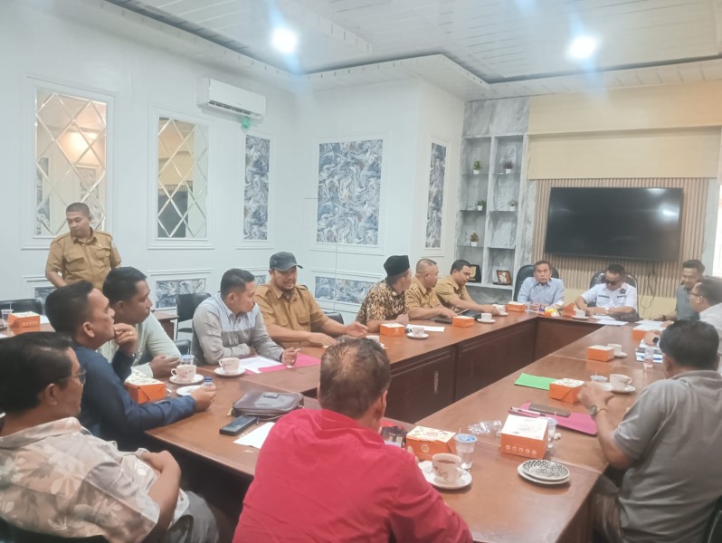 Dicecar Soal Pelayanan di RDP, Manager PLN ULP Pangkalan Kerinci Siap Berbenah