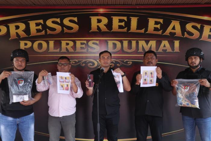 Kepergok Mencuri, Pelaku Sayat Leher Korban di Dumai: Penadah Barang Curian Ikut Diamankan