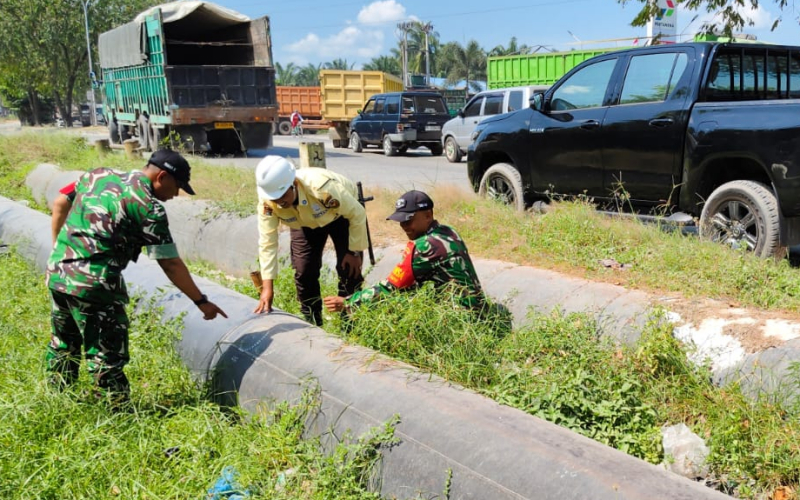 Sinergi Binter Kodim 0320 Dumai, Koramil 02 Amankan Jalur Pipa Energi Nasional