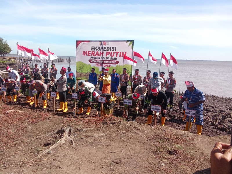 Perkuat Semangat Kebangsaan, Kodim 0320/Dumai Hadiri Expedisi Merah Putih di Mundam