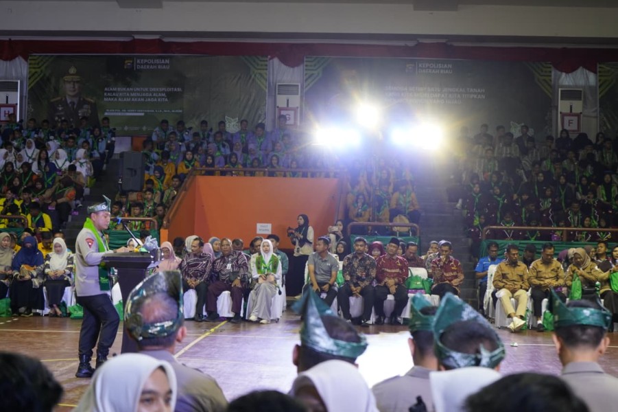 Kapolda Riau Ajak Generasi Muda Berani Peduli Demi Masa Depan Lingkungan