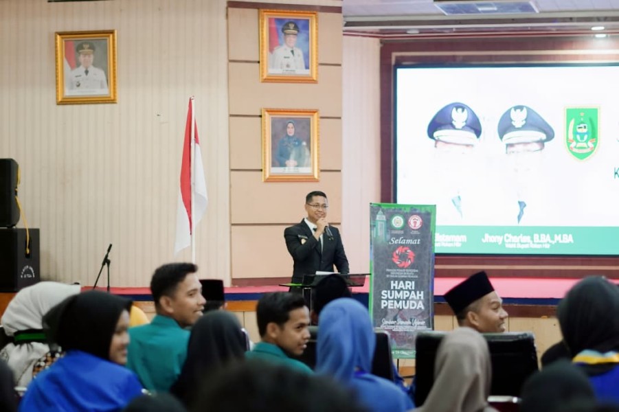 Dari Anak Pedagang ke Pendidikan Amerika, Wabup Jhony Charles Bagikan Inspirasi