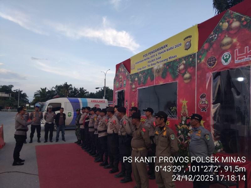 Kapolsek Minas Pimpin Apel Kesiapsiagaan Pengamanan Gereja Jelang Malam Natal 2025