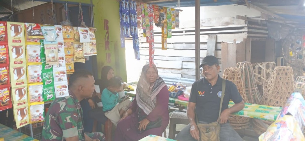 Babinsa Penjuru Jalin Silaturahmi dan Pantau Kondisi Lingkungan Warga