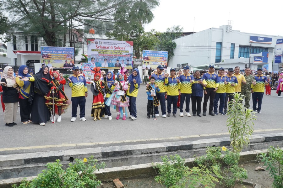 Meriahkan HUT ke-27 Rohil, Bupati H. Bistamam Resmi Buka Festival Drumband dan Marching Band 2026