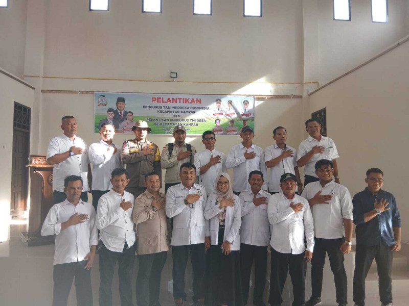 Ketua DPD Tani Kabupaten Kampar Resmi Melantik Pengurus Tani Merdeka Indonesia Kecamatan Kampar