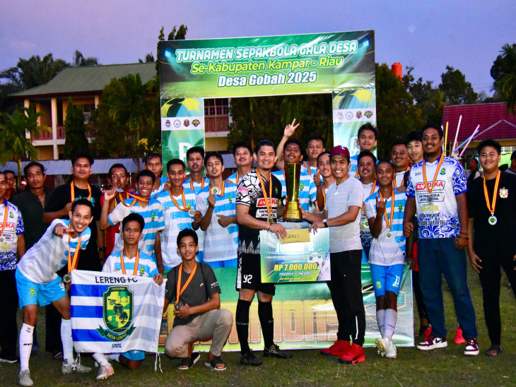 Kampung Lele FC Juarai Turnamen Sepakbola Desa Gobah Kampar