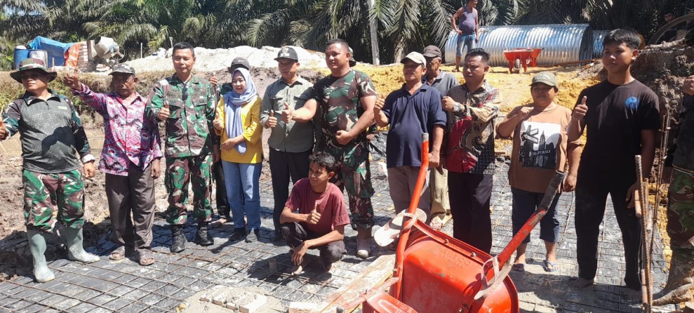 Danramil 03/Minas Hadiri Peletakan Batu Pertama Jembatan Merah Putih di Dusun Batu Bosa