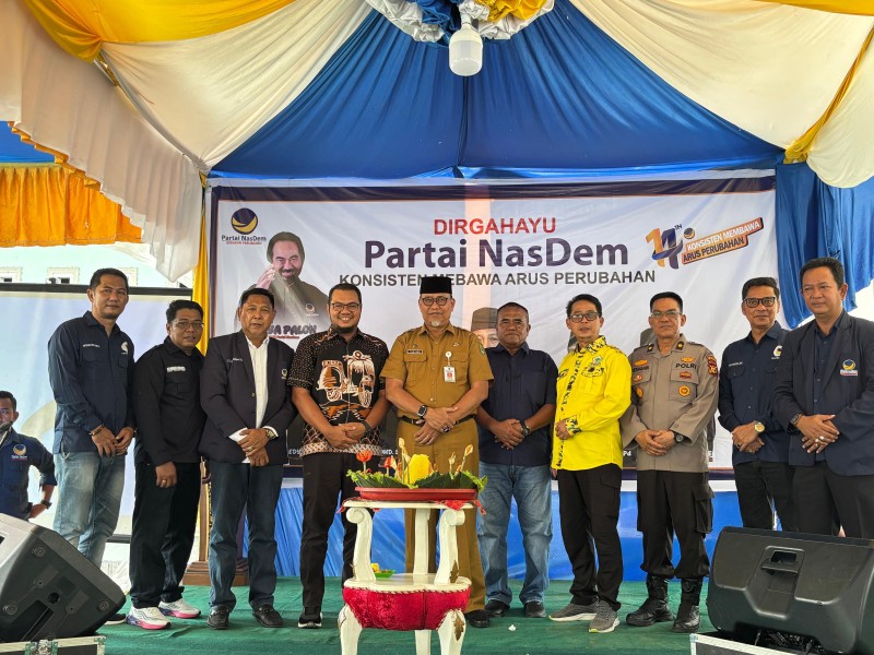 Meriah! Partai NasDem Inhil Rayakan HUT ke-14, Ratusan Paket Sembako Dibagikan