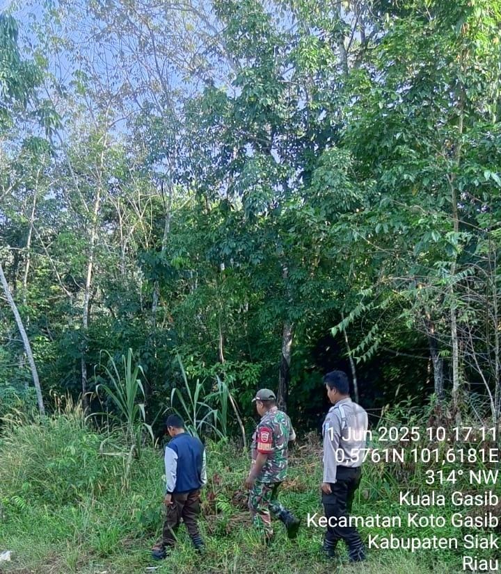 Babinsa Koramil 04/Perawang Aktif Berpatroli, Pastikan Wilayah Bebas Karhutla