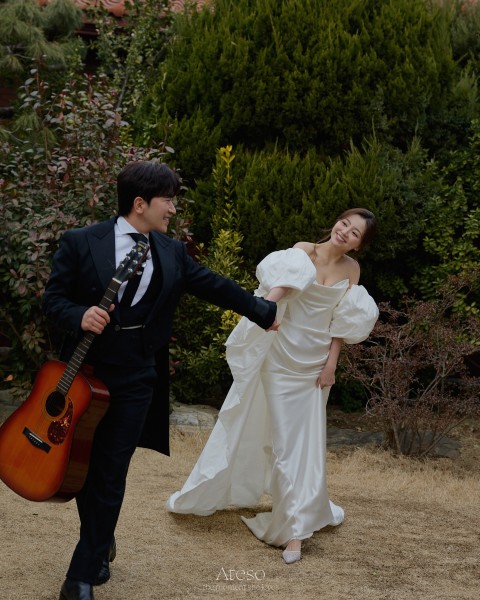 Member Shinhwa Lee Min Woo Resmi Menikah dengan Lee Ami