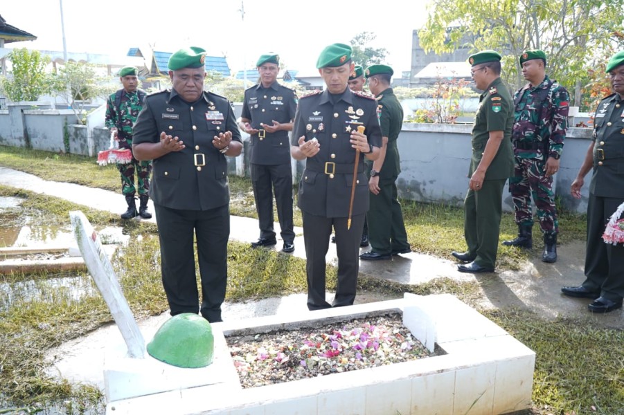 Peringati Hari Juang TNI AD 2025, Kodim 0314/Inhil Gelar Ziarah dan Tabur Bunga di TMP Yudha Bhakti
