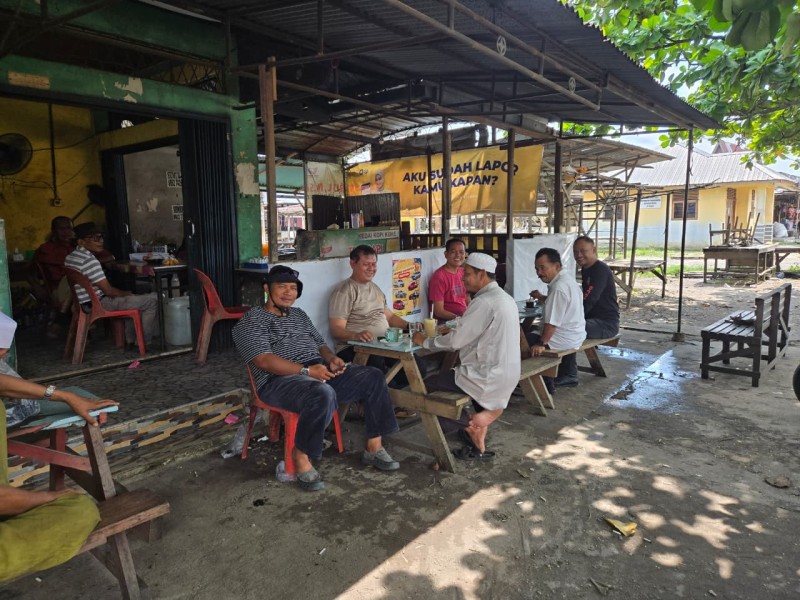 Ngopi Bareng Tokoh Masyarakat, Kapolsek Kampar Sentil Pentingnya Kepala Dingin Selesaikan Masalah!