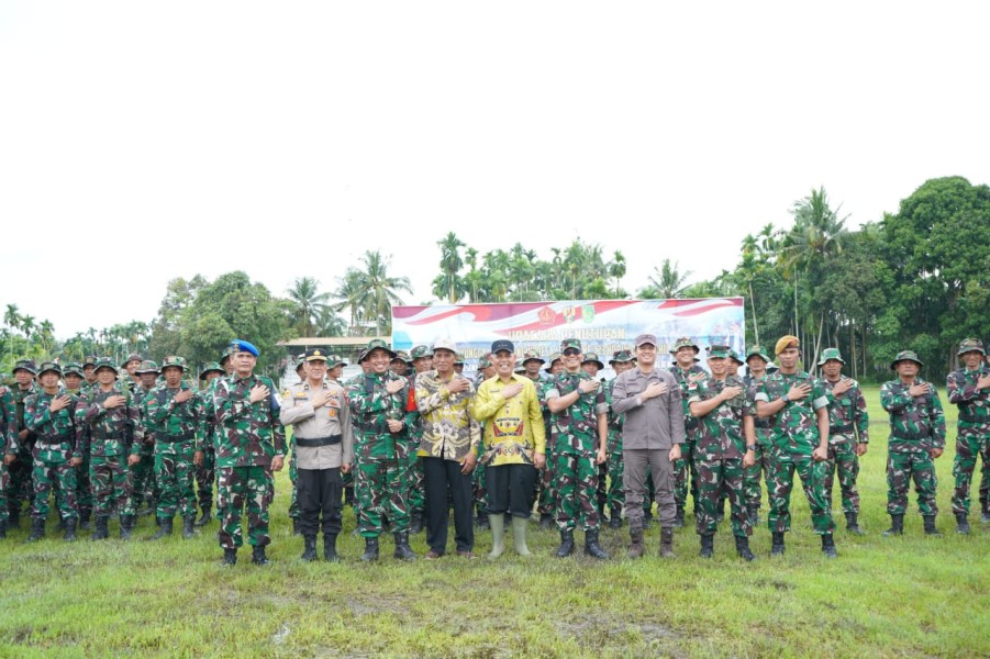 Bupati Inhil H. Herman Hadiri Penutupan TMMD Ke-123 di Desa Mumpa