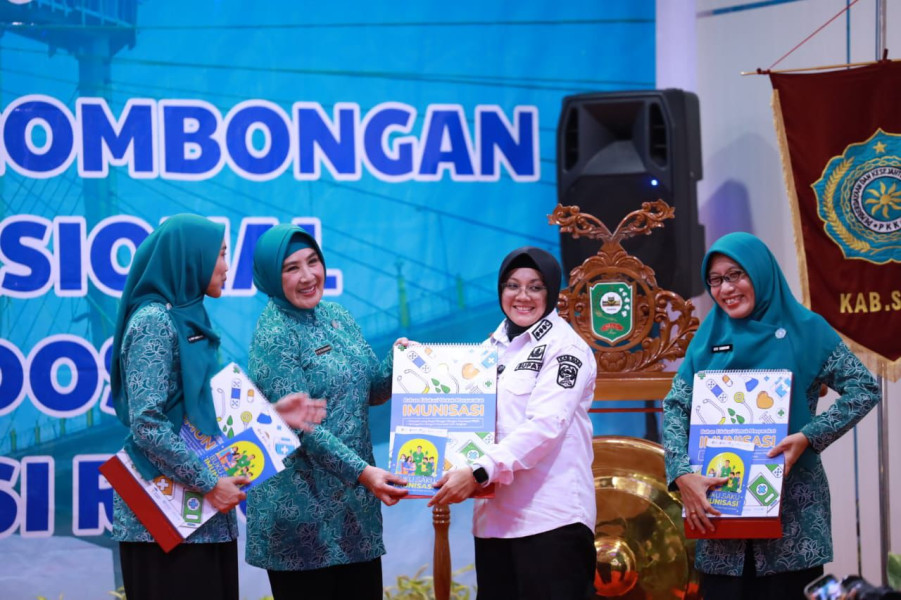 Ketum TP-PKK Tri Tito Karnavian Dorong Percepatan Imunisasi di Siak